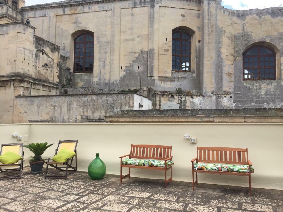Historic Terrace Apartment เลชเช ภายนอก รูปภาพ